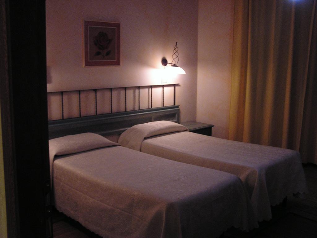 Hotel Mistral Portoscuso Bagian luar foto