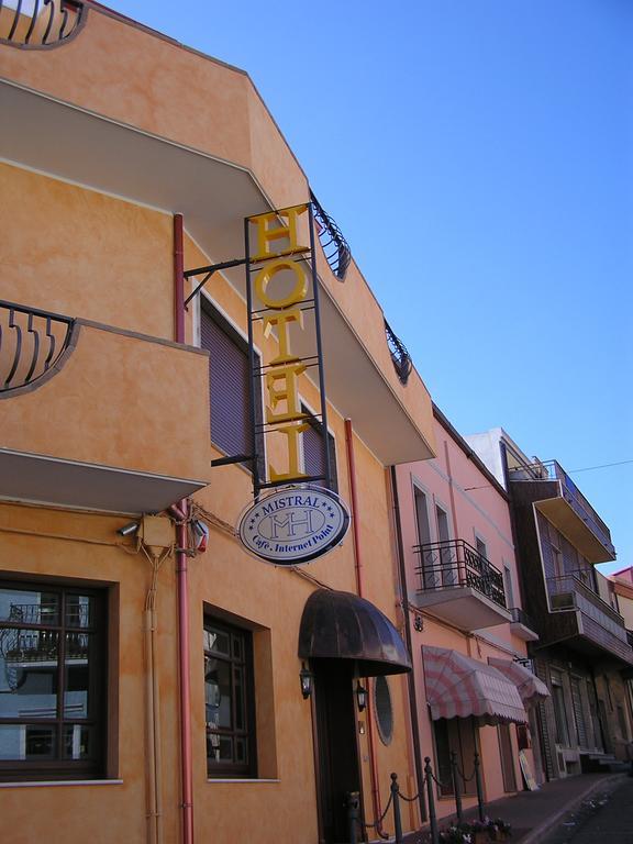 Hotel Mistral Portoscuso Bagian luar foto