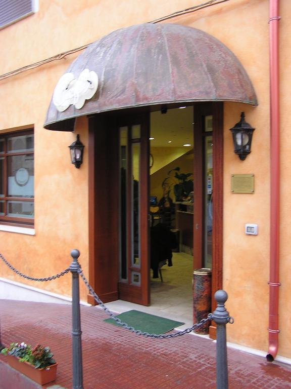 Hotel Mistral Portoscuso Bagian luar foto